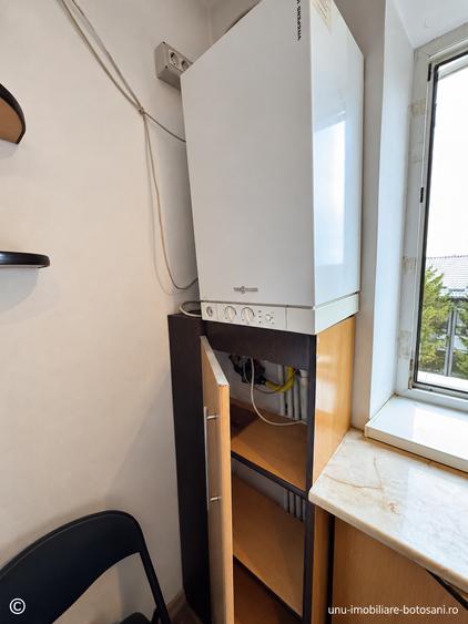 Apartament cu 3 camere semidecomandat în Central