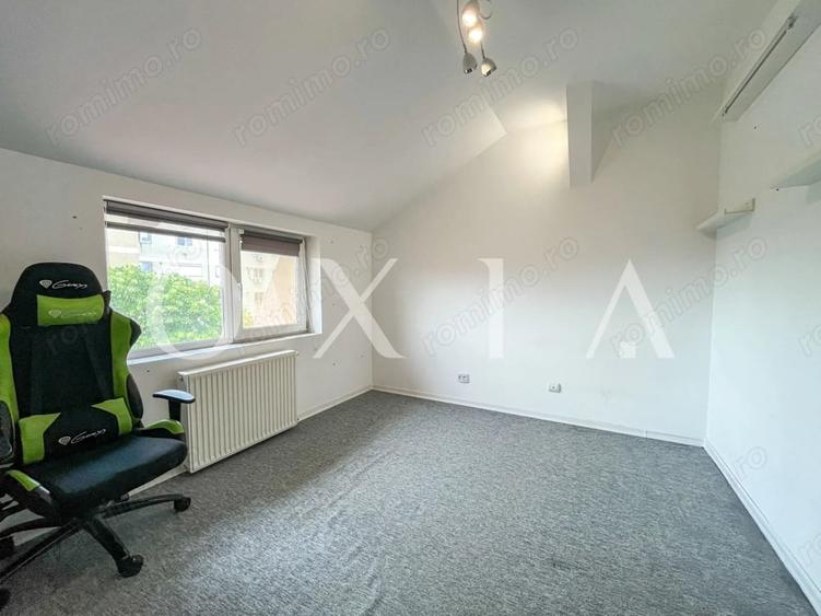 Apartament cu 3 camere decomandat în Aradului