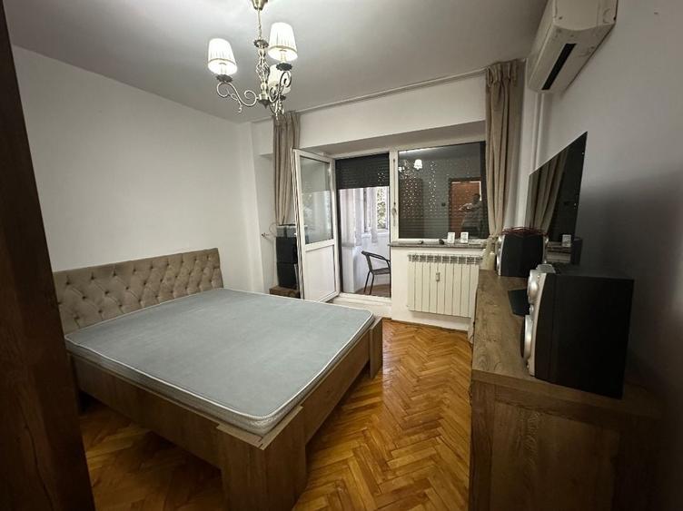 Apartament cu 3 camere decomandat în Exterior Vest
