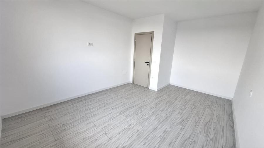 Duplex cu 4 camere cu Canalizare în Valea Lupului