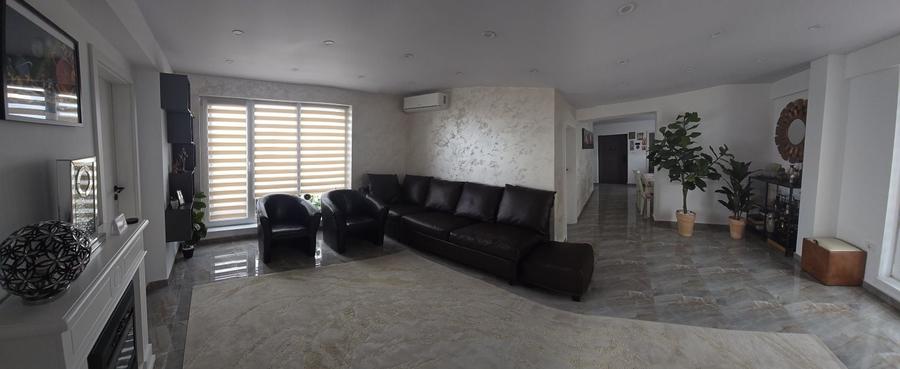 Apartament cu 3 camere nedecomandat în Runcu
