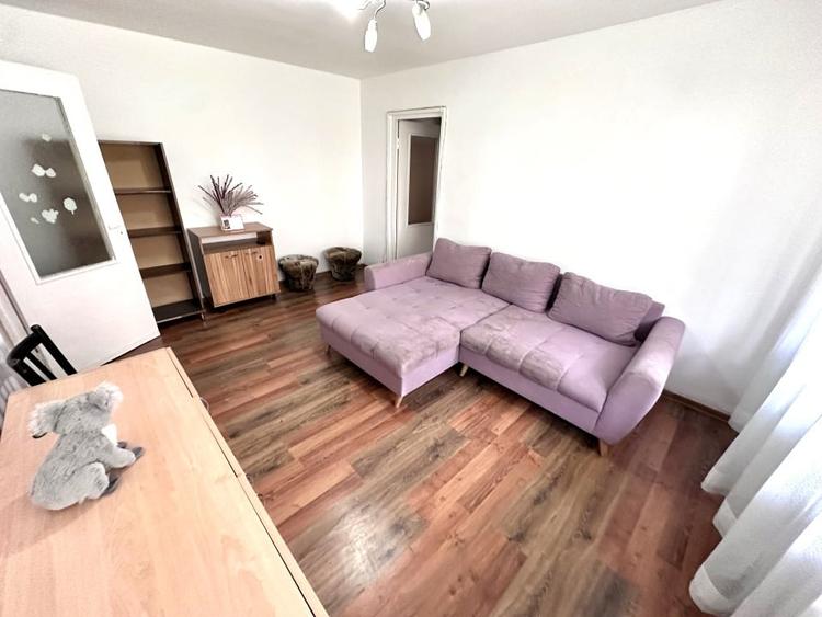 Apartament cu 2 camere semidecomandat, mobilat în Cetate