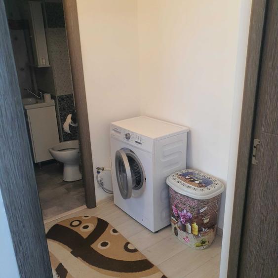Apartament cu 2 camere semidecomandat în Crâng
