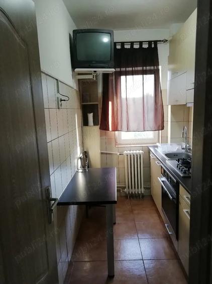Apartament cu 3 camere decomandat în Vest
