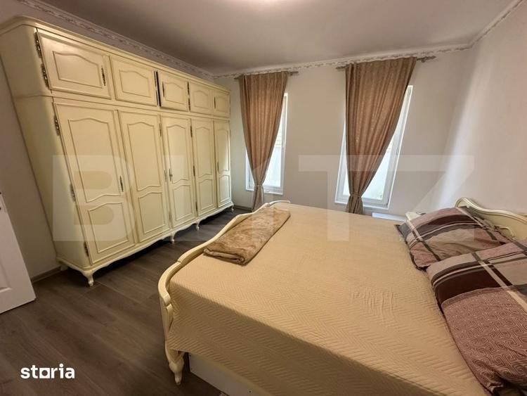 Casă cu 9 camere cu Teren 1604 Mp în Central