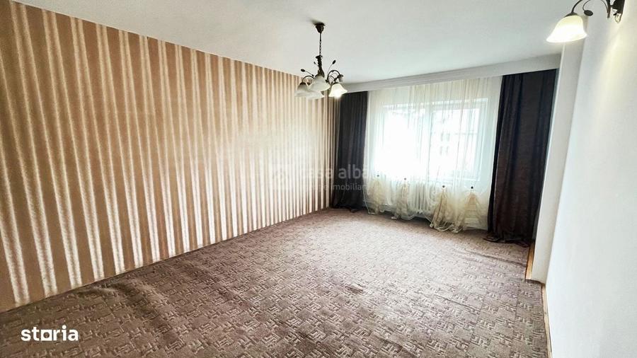 Casă cu 4 camere în Sărărie