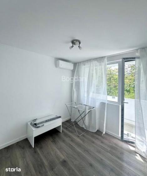 Apartament cu 4 camere în Drumul Taberei