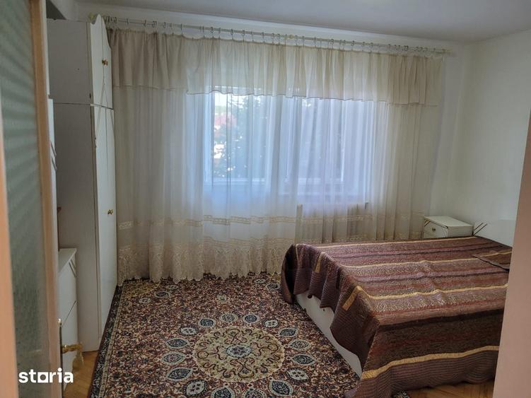 Apartament cu 3 camere decomandat în Exterior Vest