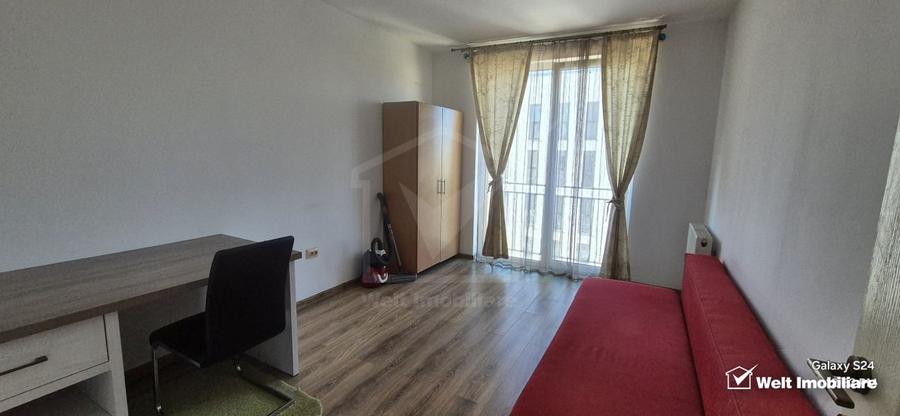 Apartament trei camere, semidecomandat, strada Porii - 5