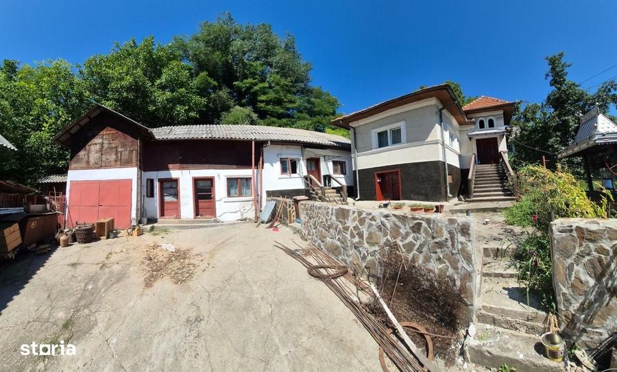 Casă cu 3 camere în Godeni