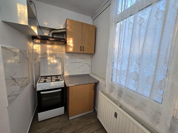 Apartament cu 2 camere decomandat în Lipovei