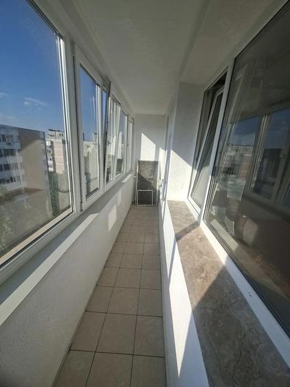Apartament cu 2 camere semidecomandat în Berceni