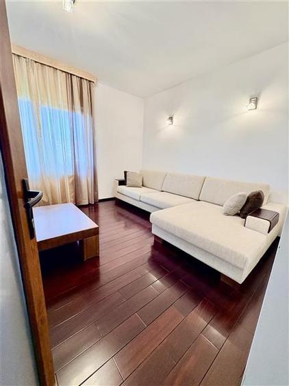 Apartament cu 3 camere decomandat, mobilat în Anda