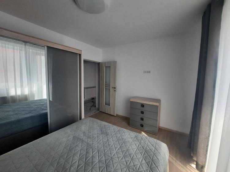 Apartament cu 3 camere decomandat în Mărăței