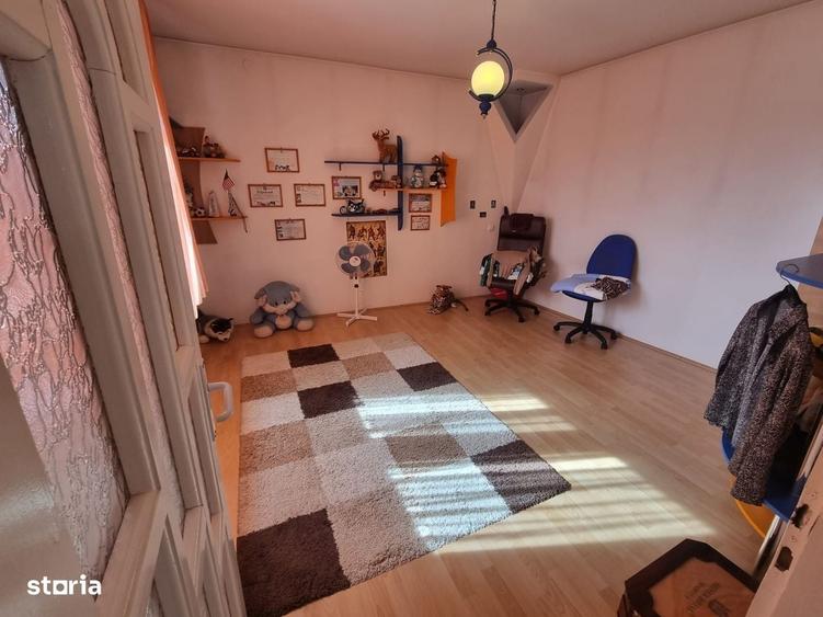 Casă cu 4 camere în Ultracentral