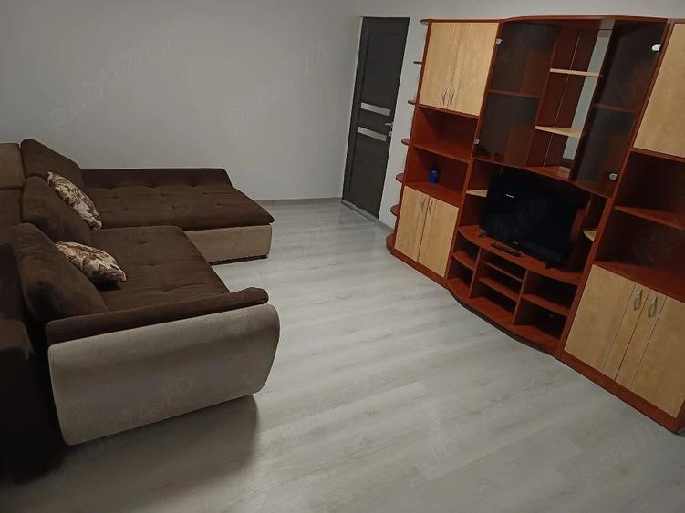 Apartament cu 3 camere decomandat în Ampoi 3