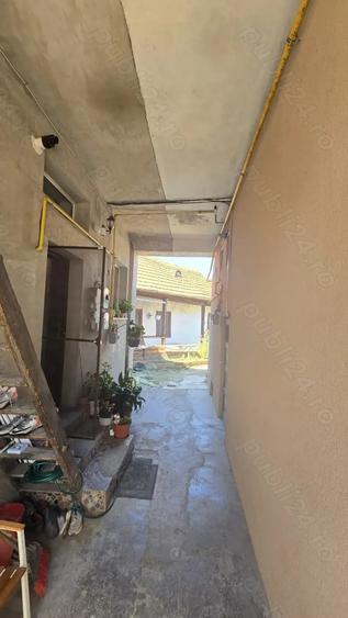 Casa la curte comuna - Zona centrala Tudor Vladimirescu - 1
