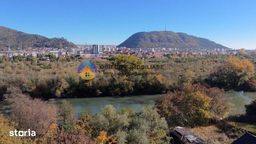 Teren de 756 mp, în Central