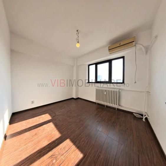 Apartament cu 4 camere decomandat în Amzei