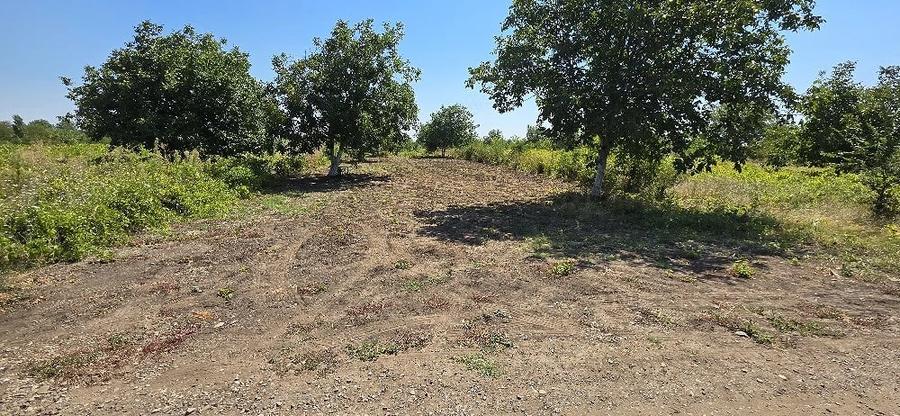 Teren de 2072 mp, în Stăncești