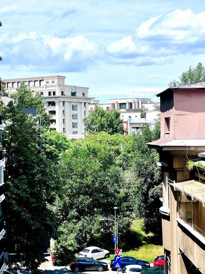 Apartament cu 3 camere în P-ța Unirii