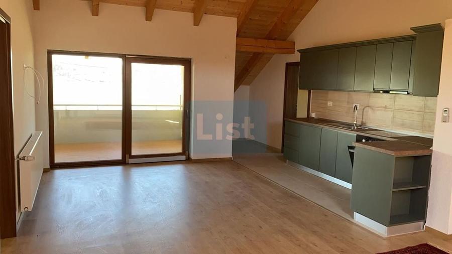 Casă cu 4 camere cu Teren 860 Mp în Șimian