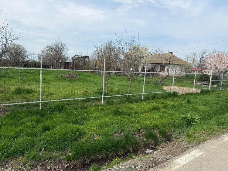 Teren de 5400 mp, în Păltinișu