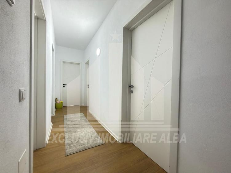 Apartament cu 3 camere decomandat, mobilat în Ampoi 3