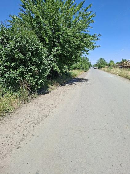 Teren de 2475 mp, în Topraisar