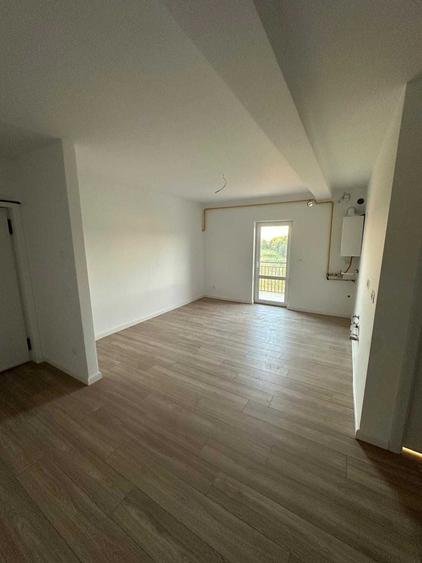 Apartament cu 2 camere decomandat în Ipotești