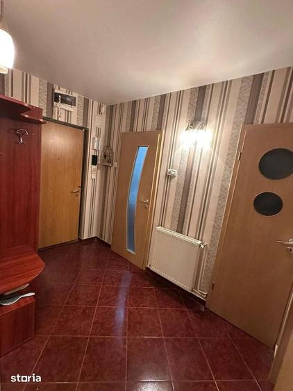 Apartament cu 4 camere decomandat în Titan