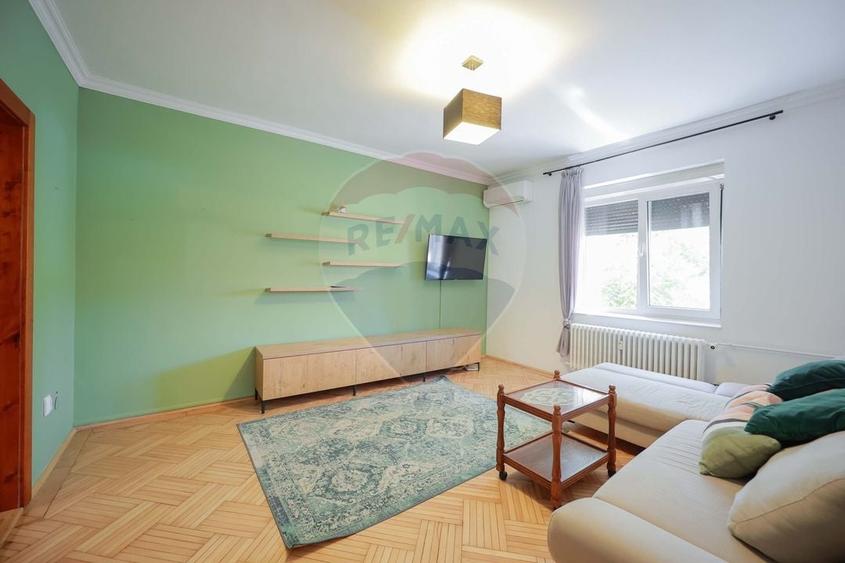 Apartament cu 2 camere semidecomandat, mobilat în Ultracentral