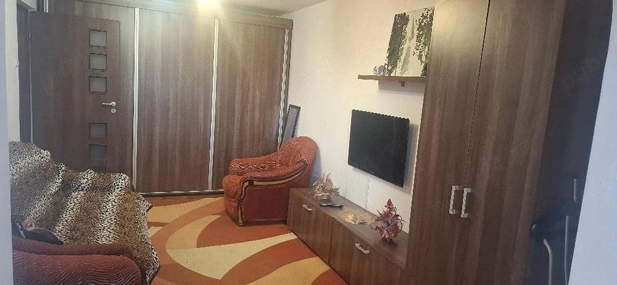 Apartament cu 2 camere decomandat în Lipovei