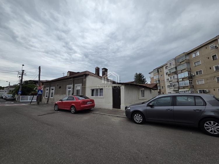 Casă cu 3 camere cu Canalizare în Central