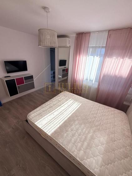 Apartament cu 3 camere decomandat, mobilat în Dumbrăvița