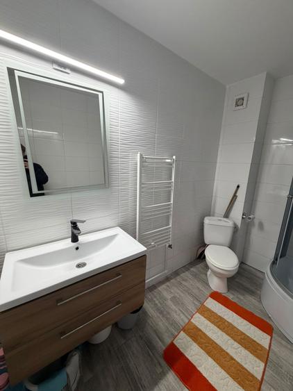 Apartament cu 2 camere semidecomandat, mobilat în Tomis Nord