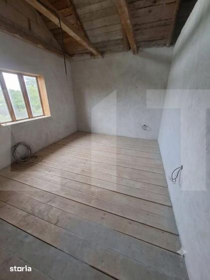 Casă cu 10 camere cu Teren 10000 Mp în Cotu