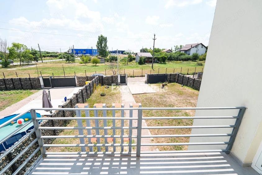 Casă cu 5 camere cu Teren 350 Mp în Pielești