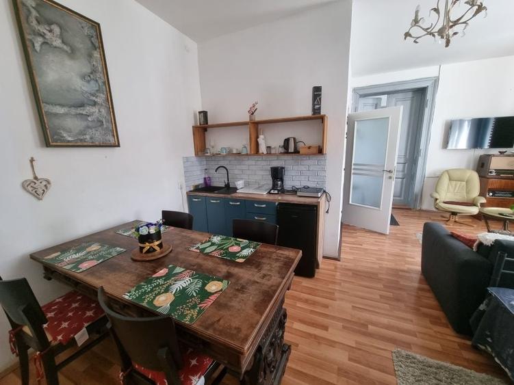 Apartament cu 4 camere în Gruia