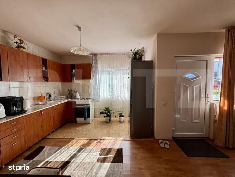 Casă cu 4 camere în Corunca