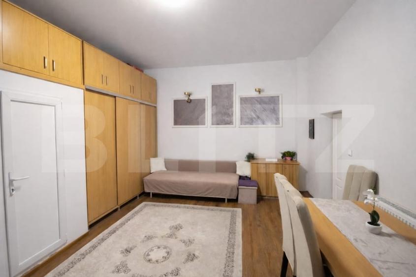 Apartament cu 2 camere semidecomandat, mobilat în Lipoveni