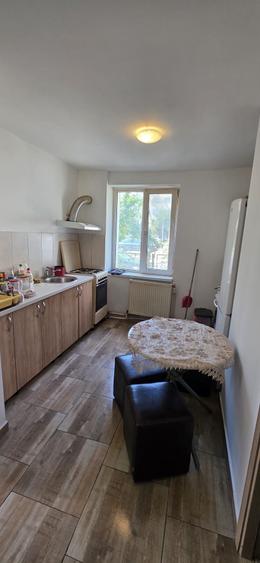Casă cu 3 camere cu Teren 370 Mp în Central