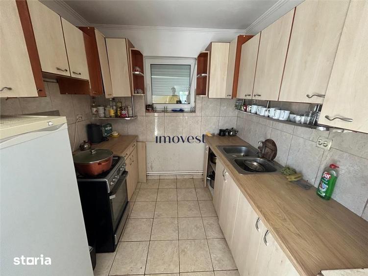 Casă cu 6 camere cu Teren 900 Mp în Vetiș