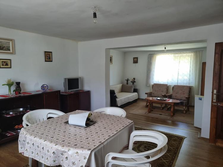 Casă individuală cu 2 camere cu Teren 612 Mp în Moroeni