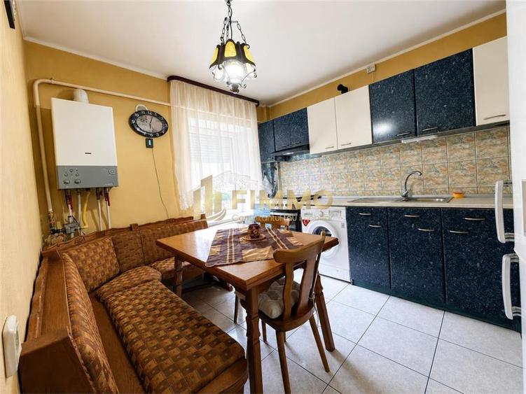 Apartament cu 3 camere semidecomandat, mobilat în George Enescu