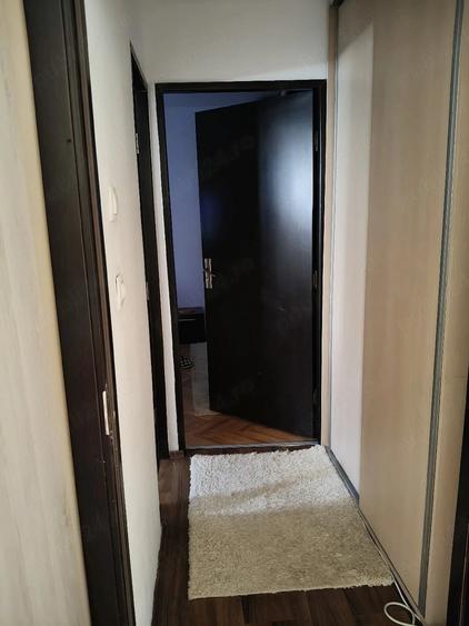 Apartament cu 3 camere semidecomandat în Lipovei