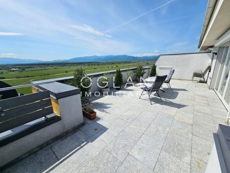 Penthouse cu 3 camere decomandat, mobilat în Șelimbăr
