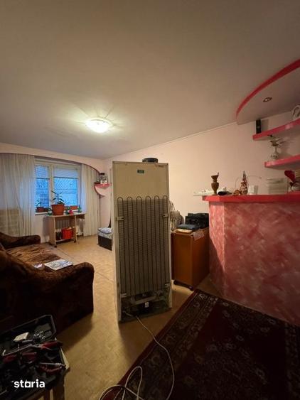 Apartament cu 3 camere decomandat, mobilat în Ferentari
