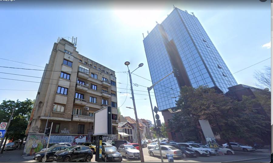 Apartament cu 4 camere decomandat, mobilat în Armeneasca