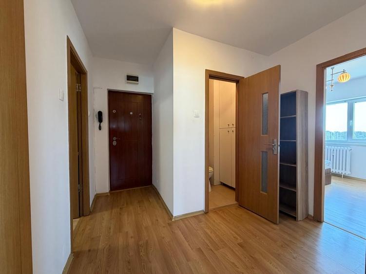Apartament cu 4 camere decomandat în Pantelimon
